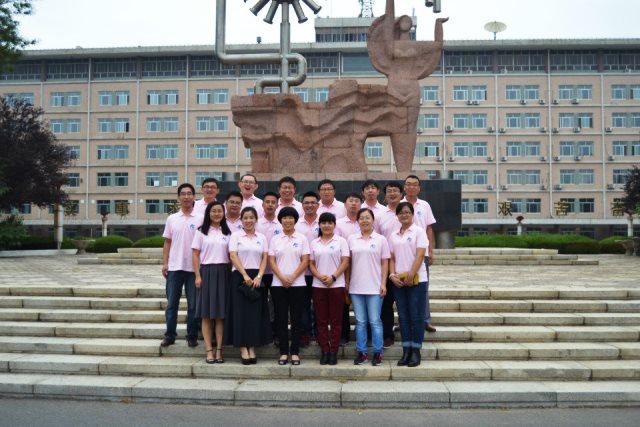2002级环境校友在东营校区合影