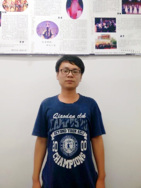 艺术团副团长宫宏卓