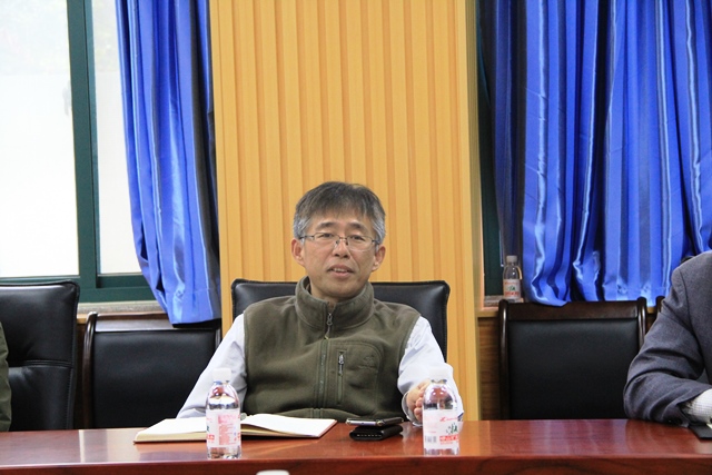 院长杨朝合发表讲话 魏孟吉摄影 院长杨朝合发表讲话 魏孟吉摄影