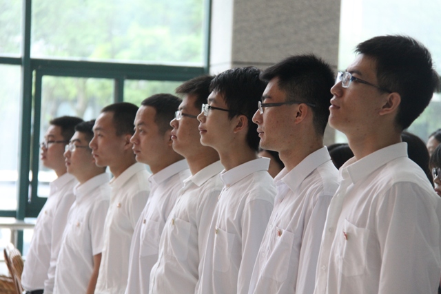 新党员风貌 孙运景摄影 新党员风貌 孙运景摄影