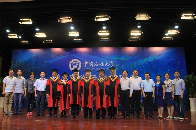 出席授予仪式的老师们合影 魏孟吉摄影 出席授予仪式的老师们合影 魏孟吉摄影