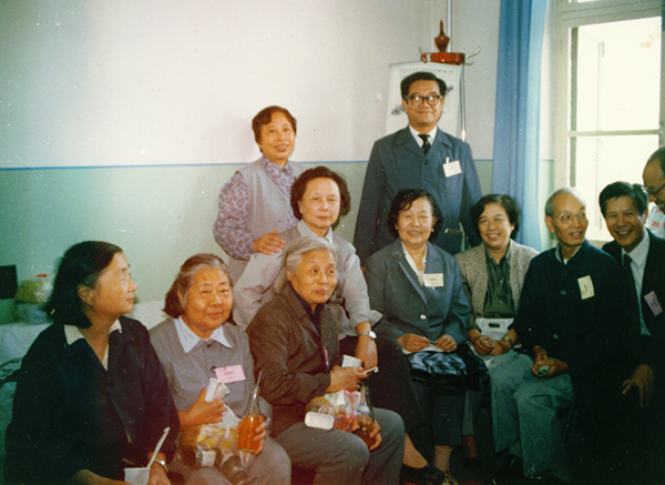 田曰灵、魏娱之、徐述华、顾乐诚、王君钰、陈廷蕤、刘璞、张履芳、黄圣伦、伍耀雯等合影