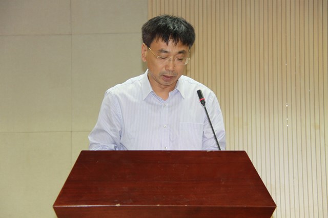 学院冯宝鹏书记发表讲话 魏孟吉摄影