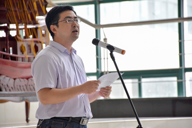 学院党委副书记王迅讲话 李博一摄影