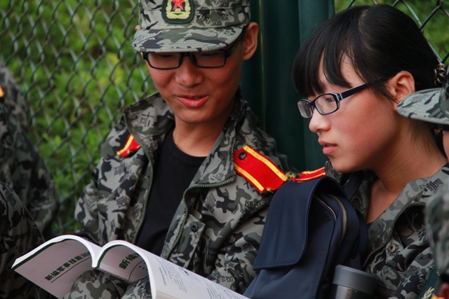 休息期间不忘学习