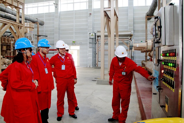 参观苏里格气田第五净化厂 赵明超摄影 参观苏里格气田第五净化厂 赵明超摄影