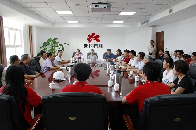 与延安能源化工有限公司领导及校友代表座谈 赵明超摄影 与延安能源化工有限公司领导及校友代表座谈 赵明超摄影