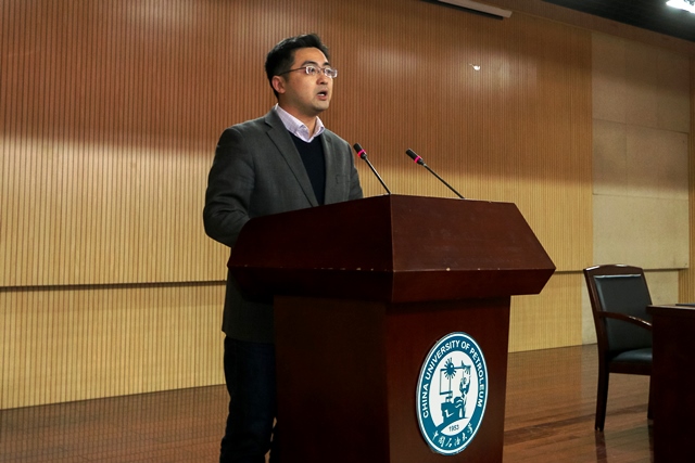 学院党委副书记王迅代表先进集体发言 杨港宁摄影