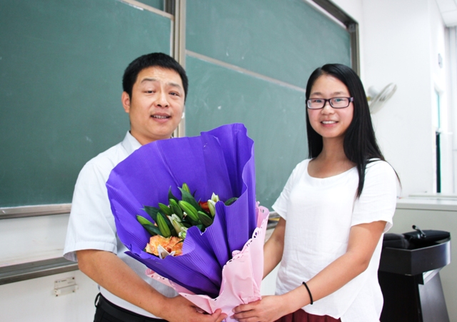 向老师送鲜花